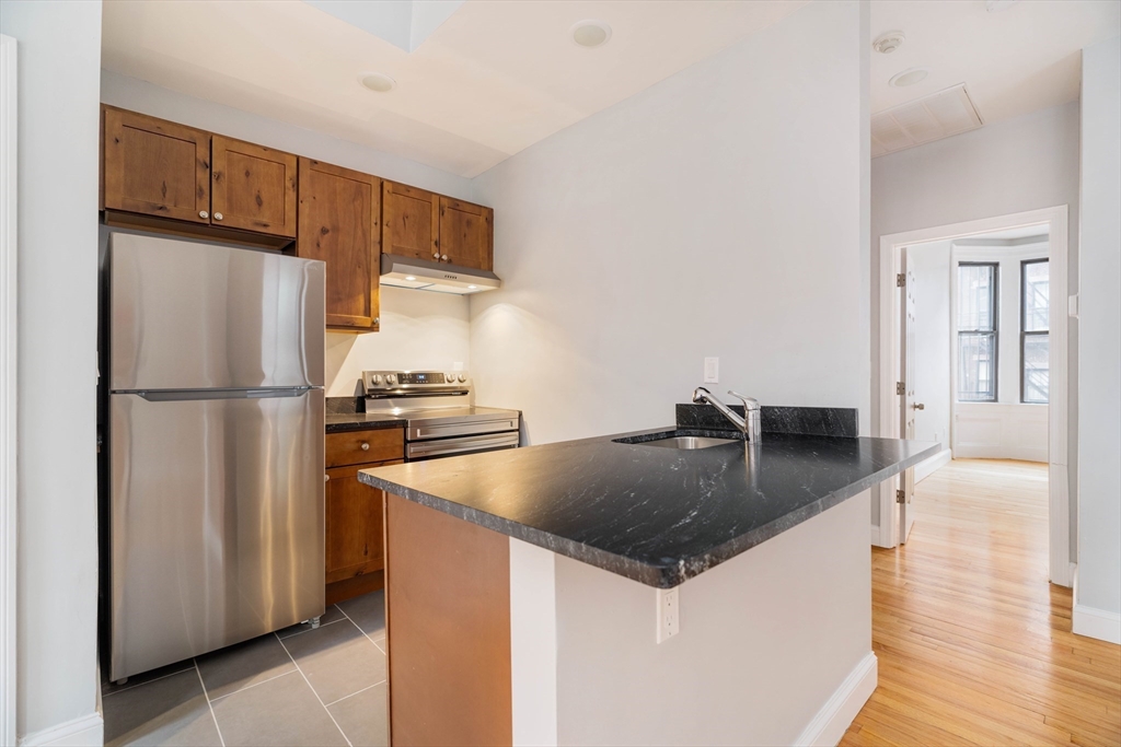 11 East Springfield, South End