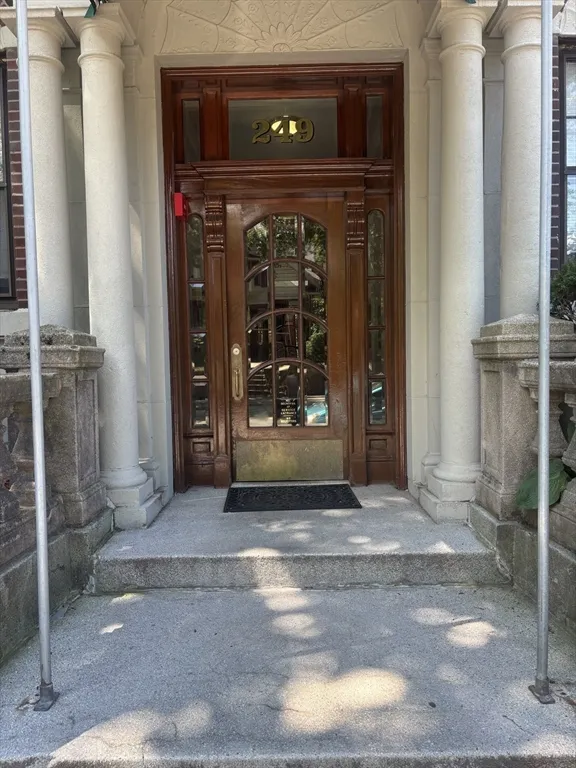 249 Chestnut Hill Ave, Brighton