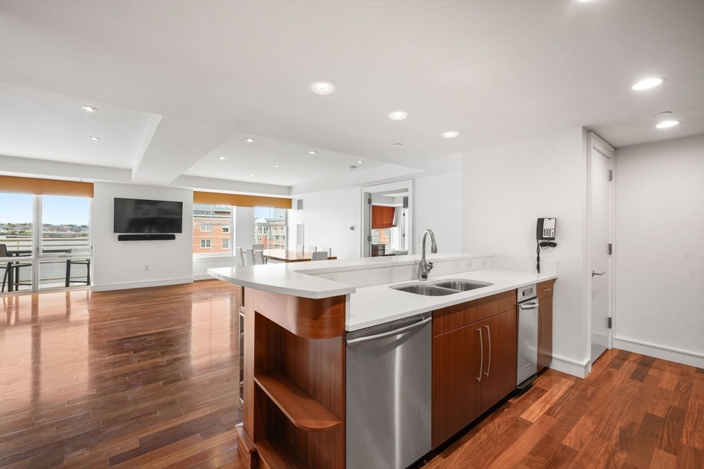 2 Battery Wharf, North End