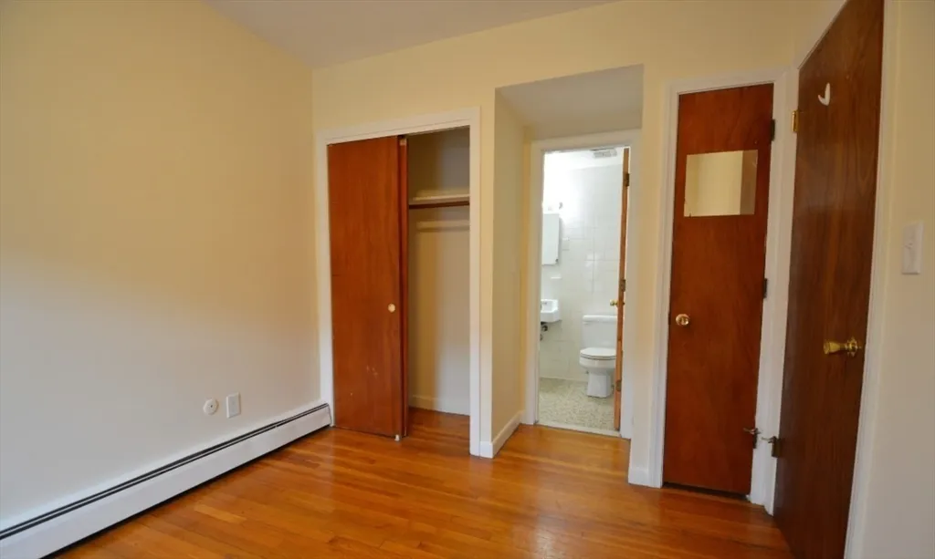 168 N Beacon St, Brighton