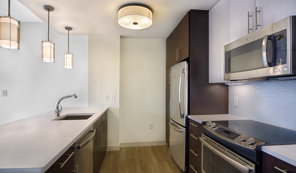 1 Canal St, North End