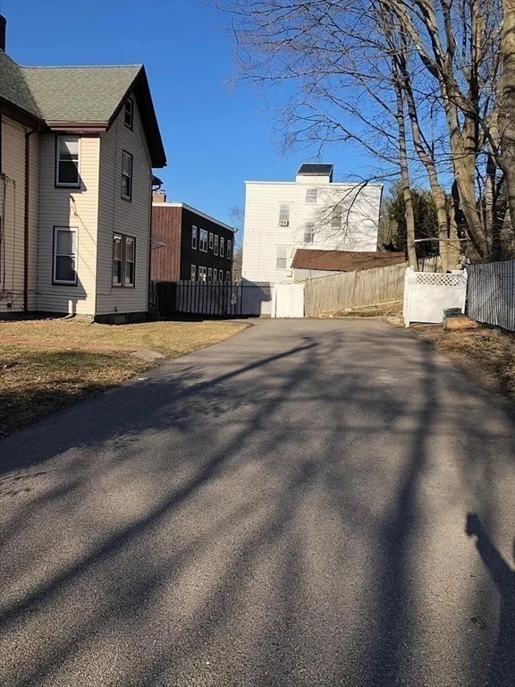 308 Belmont St, Quincy