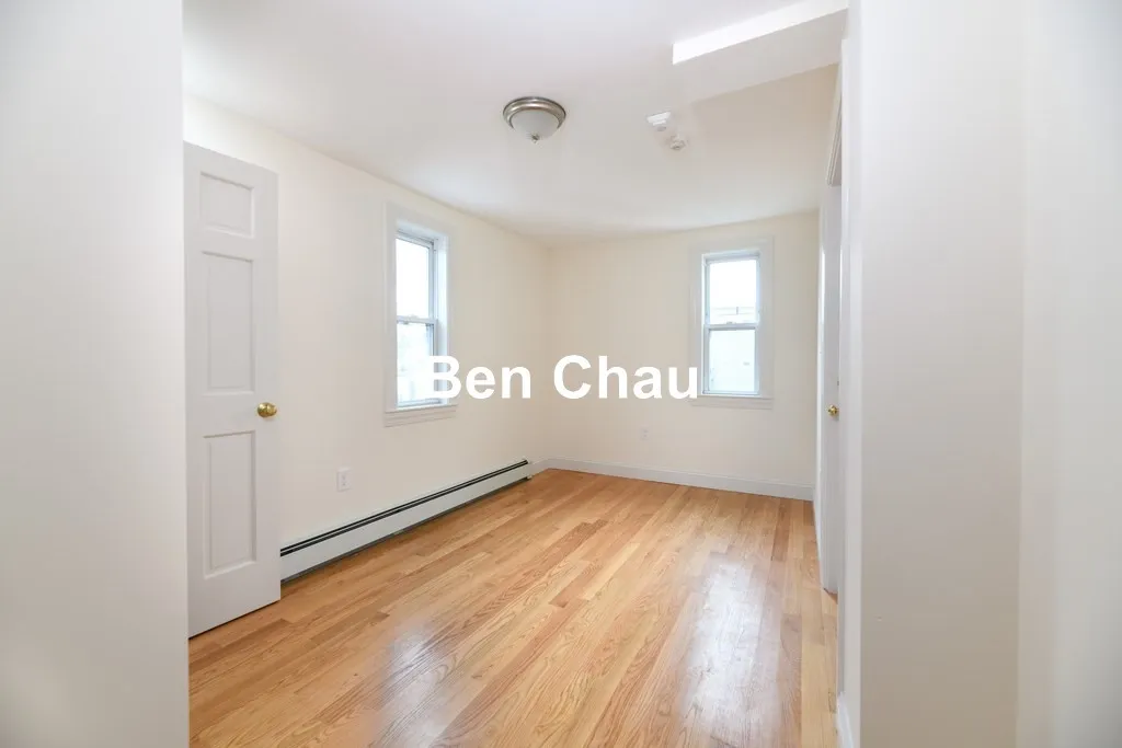 305 Hurley St, East Cambridge