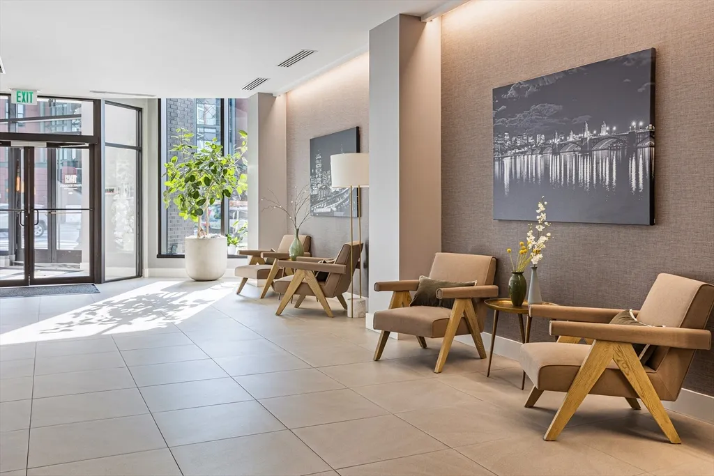 14 W Broadway St, South Boston