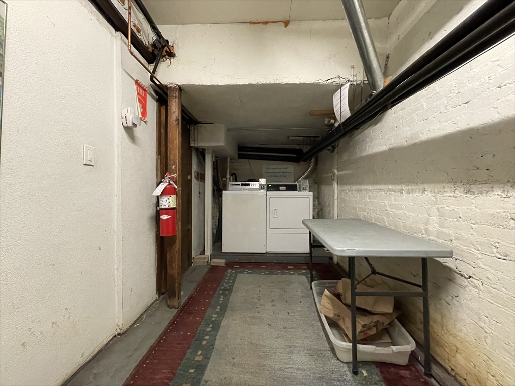 40 Winchester St, North Brookline