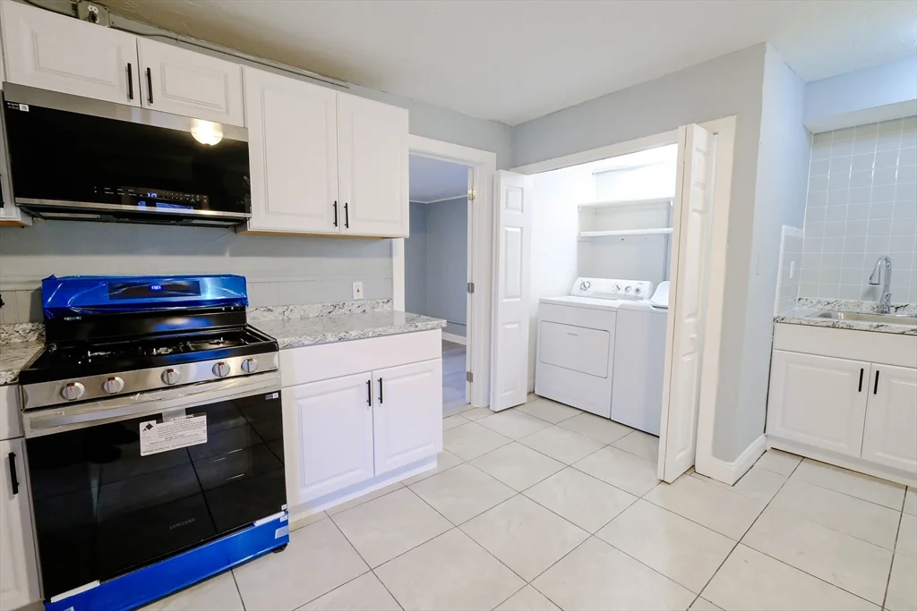 105 Clarendon St, Fitchburg