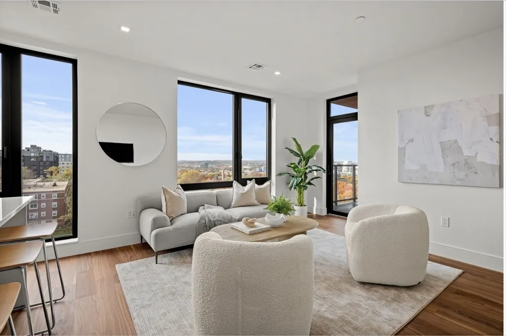 1515 Commonwealth Ave, Brighton