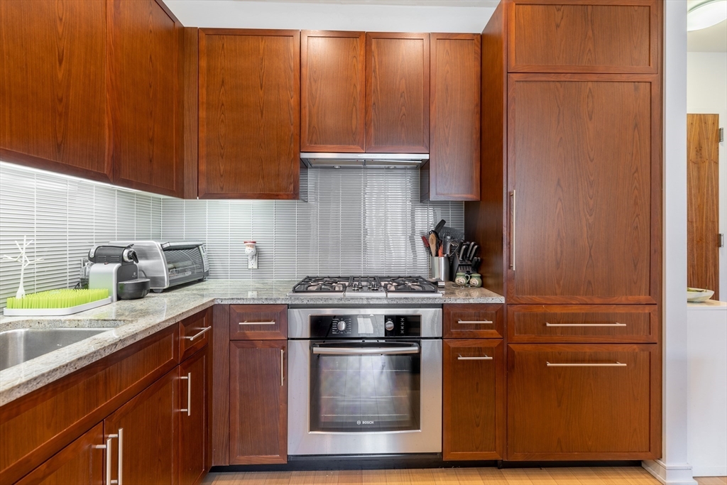 580 Washington St, Midtown