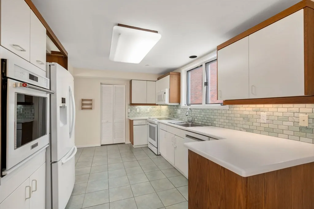 241 Perkins St, Jamaica Plain