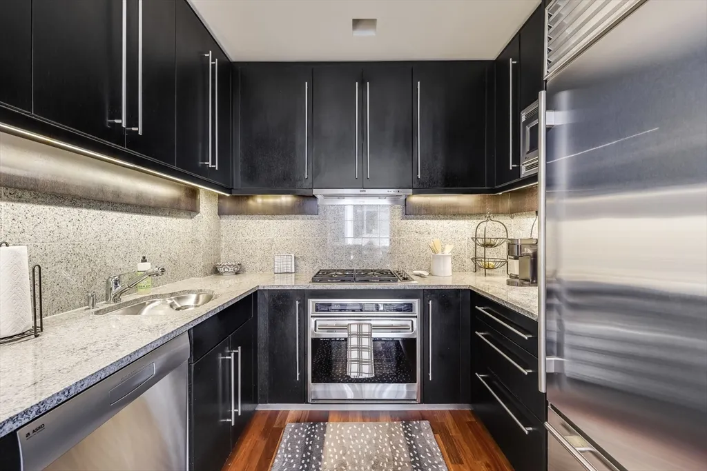 500 Atlantic Ave, Waterfront