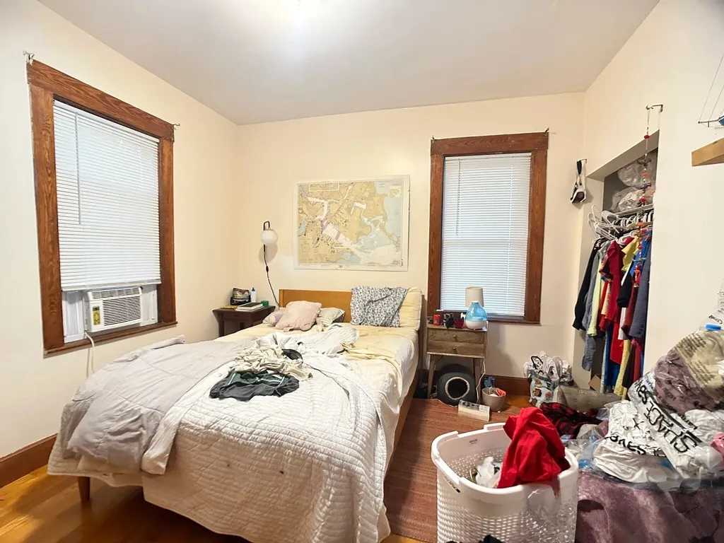 79 Capen St, Medford