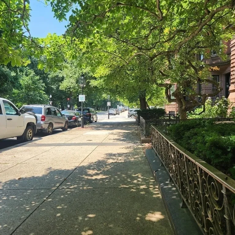 231 Commonwealth Ave, Back Bay