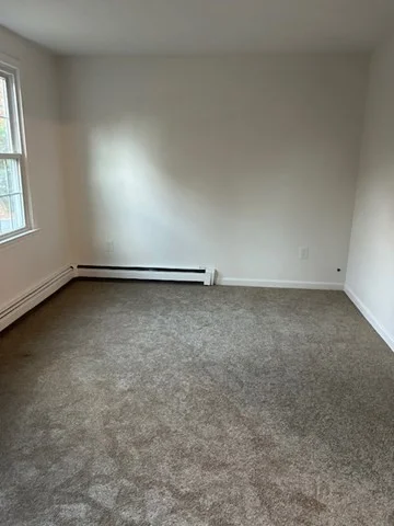 2 Patrick Rd, Hopedale