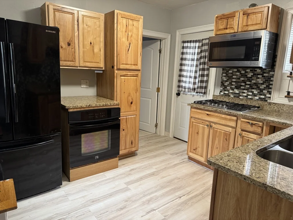 409 Moody St, Lowell