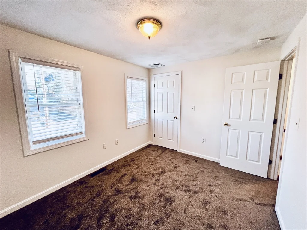 118 Wyoming Ave, Oak Grove