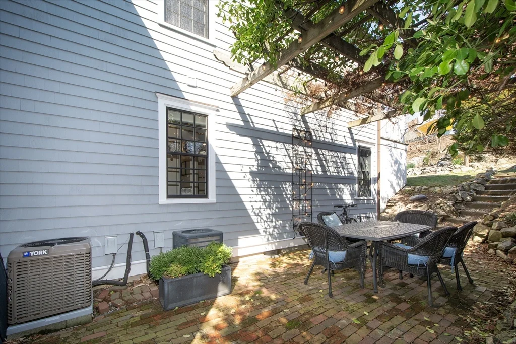 108-110 Elm St, Cohasset