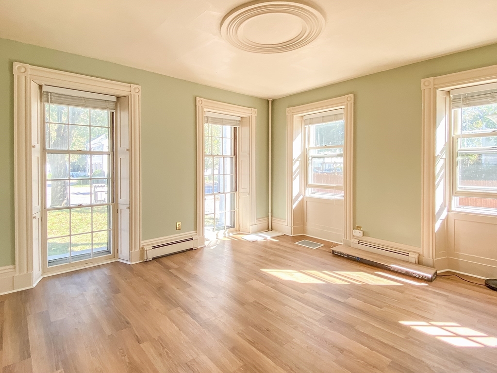 25 Main St, Framingham