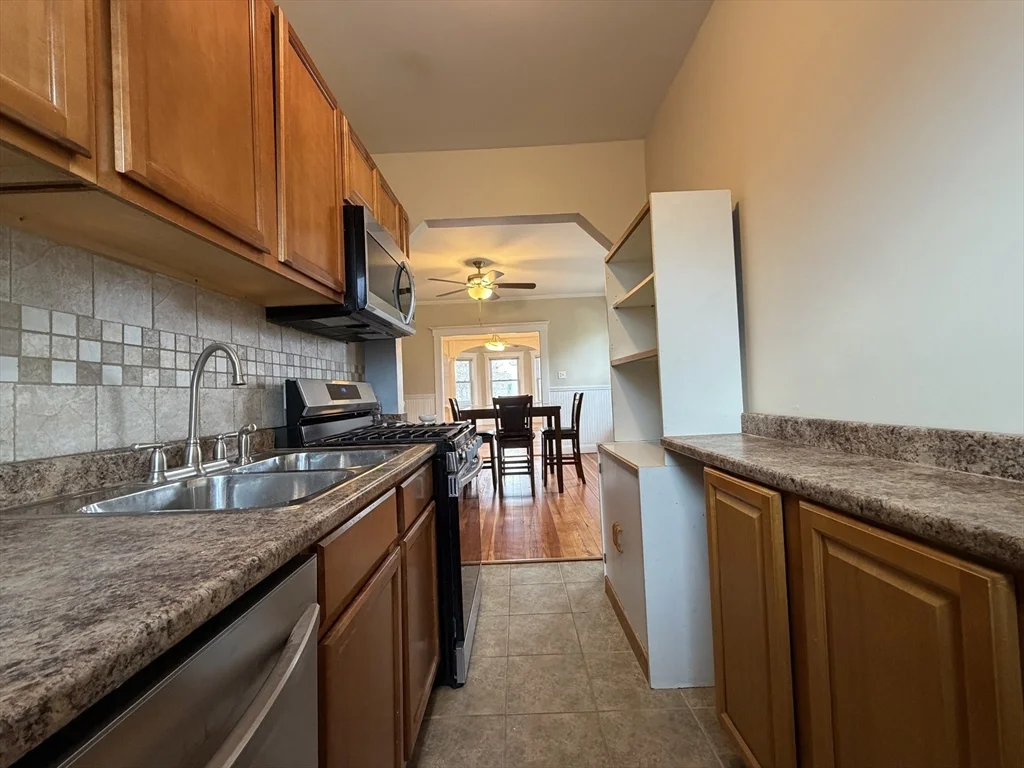 320 Wood St, New Bedford