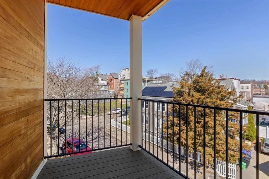 17 Chestnut Ave, Jamaica Plain