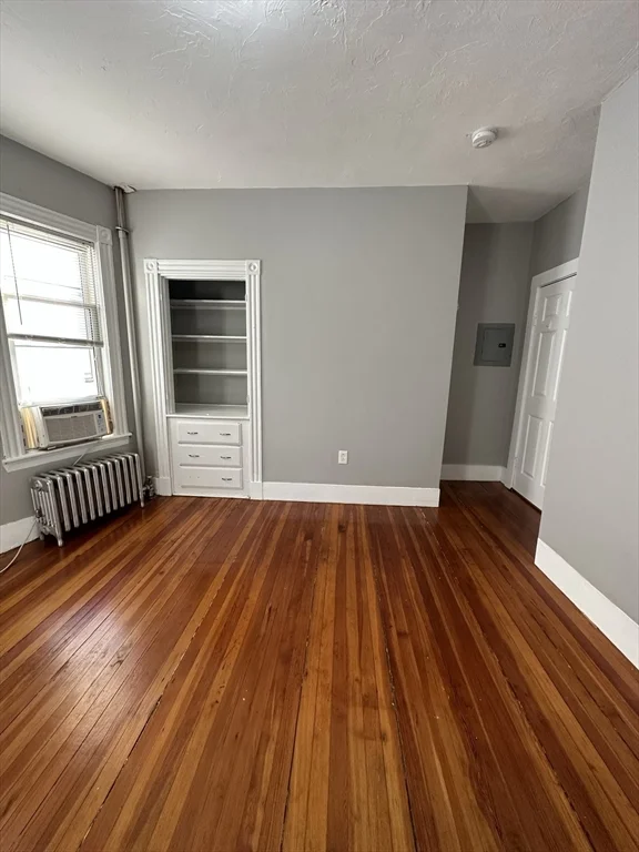 11 Sunset St, Mission Hill