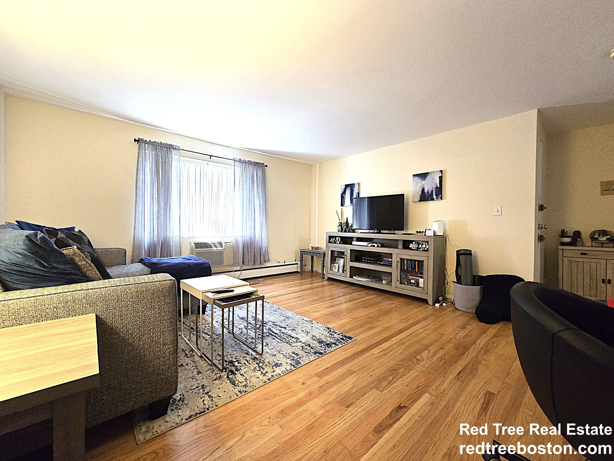 54 Bryon Rd, Chestnut Hill