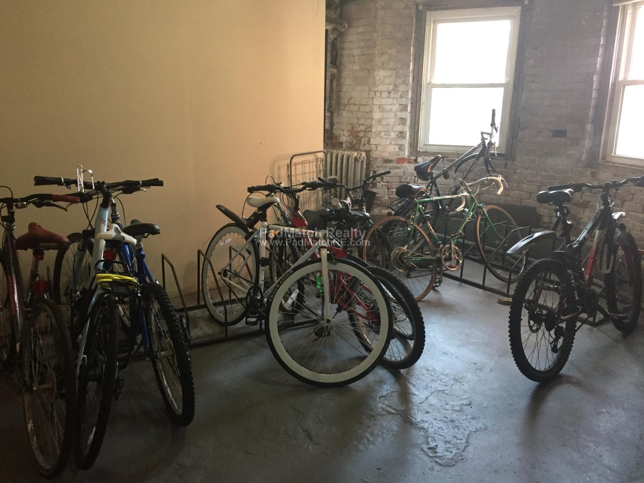 208 Winthrop Rd, Aspinwall Hill