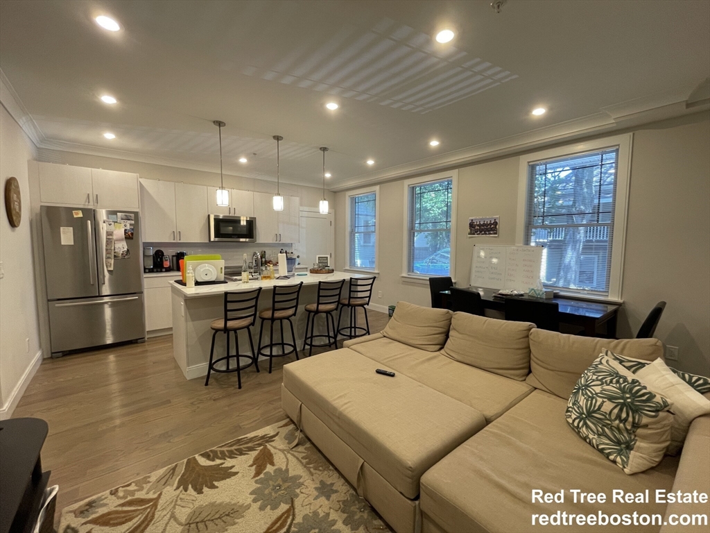 9 Mansfield St, Allston