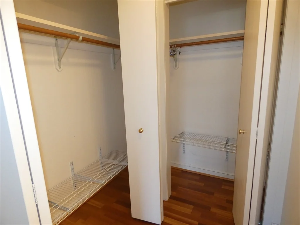 380 Place Ln, Woburn