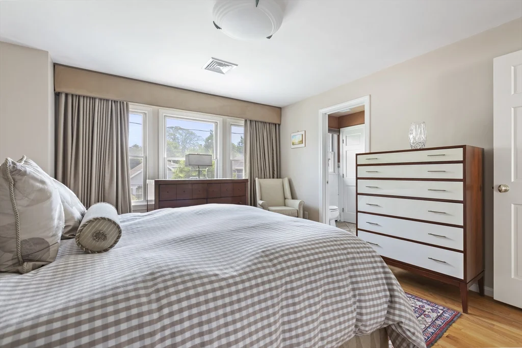 17 Gilbert St, Newton