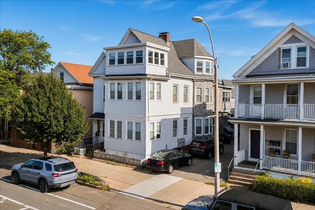 547 Broadway, Ball Square