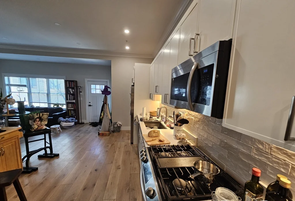 9 Everett St, Allston