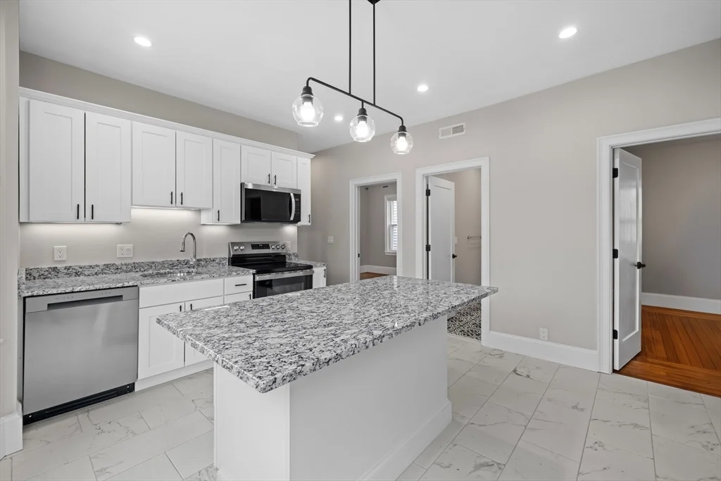 921-923 East Broadway, South Boston