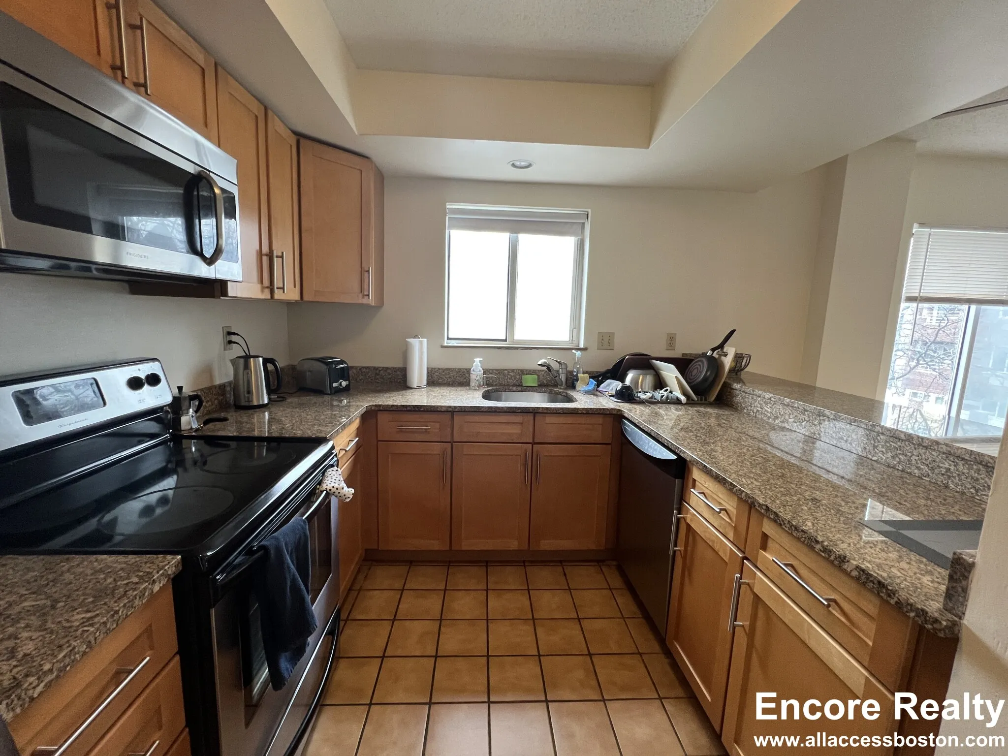 345 Franklin St, Riverside