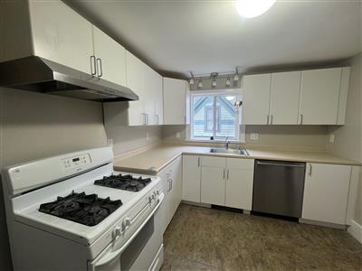 28 Francesca Ave, Powder House Square