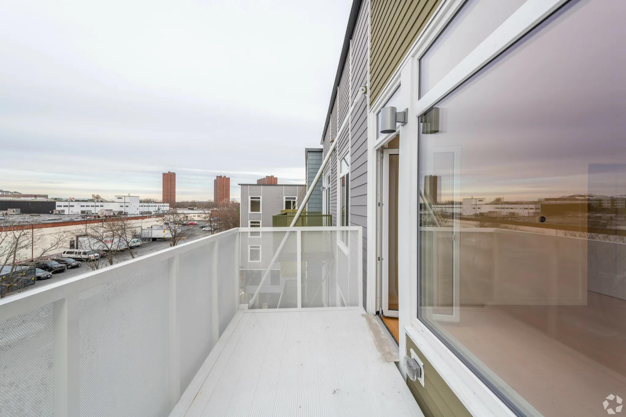 77 New St, Neighborhood Nine