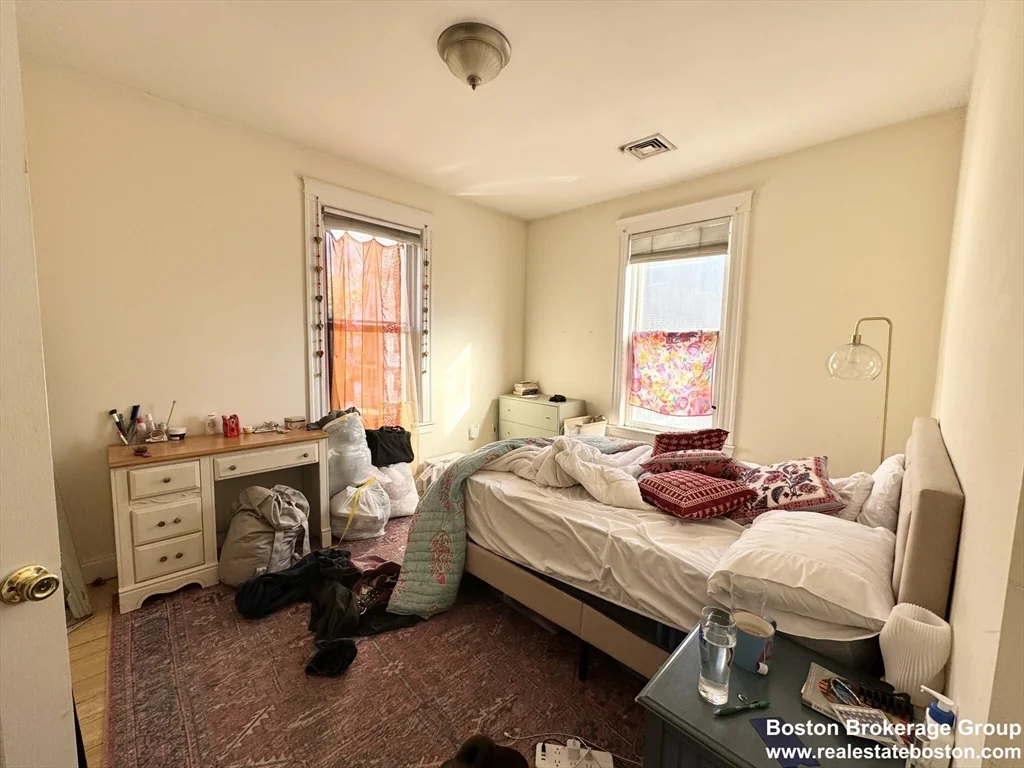 37 Hillside St, Mission Hill