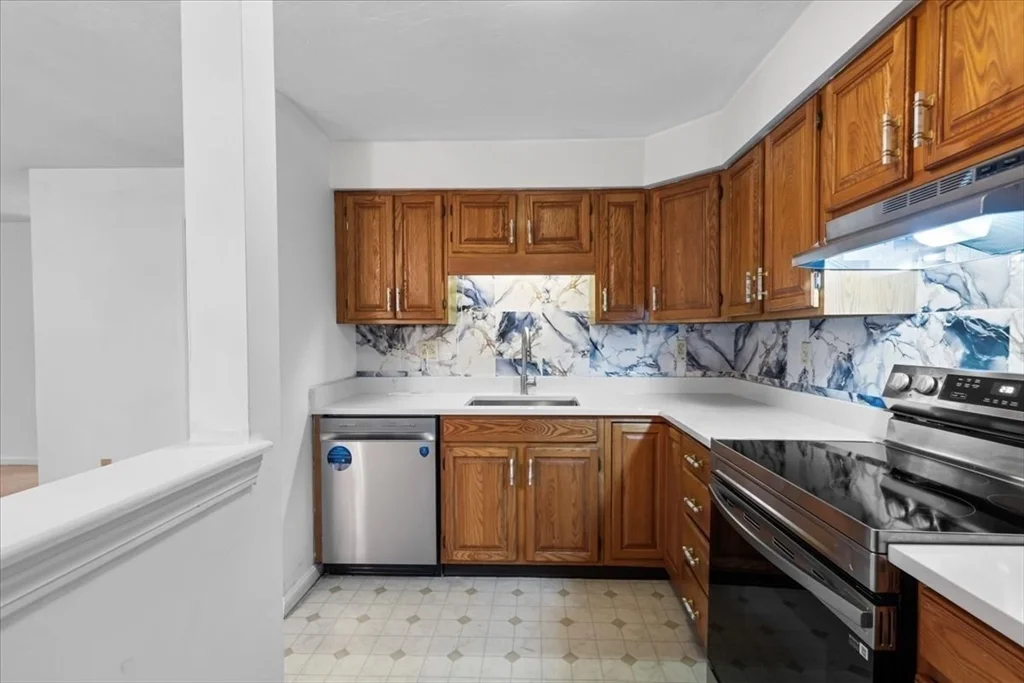 610 South Franklin St, Holbrook