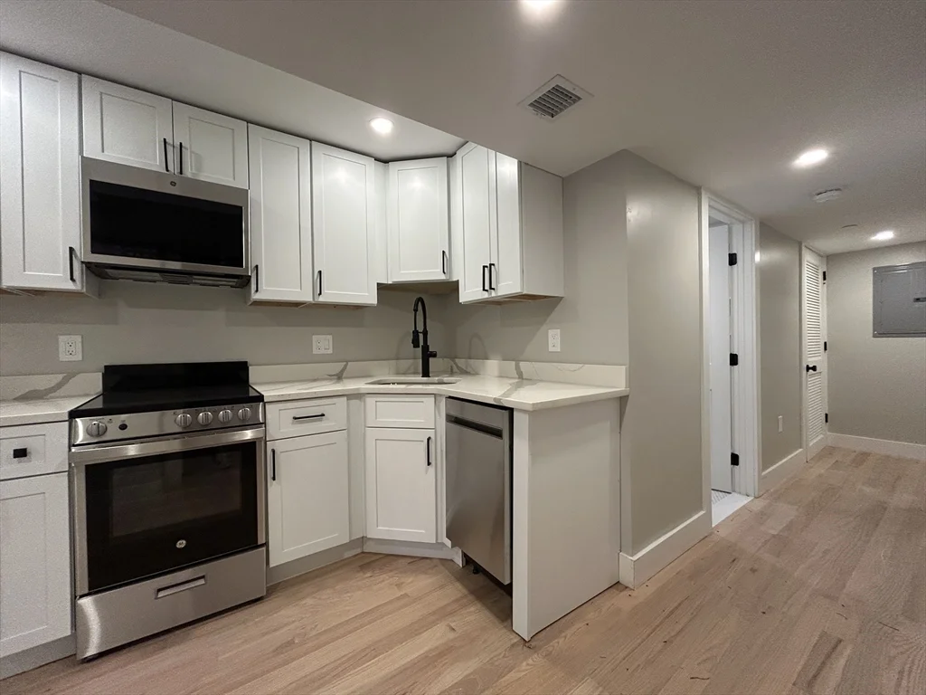 37 Delle Ave, Mission Hill