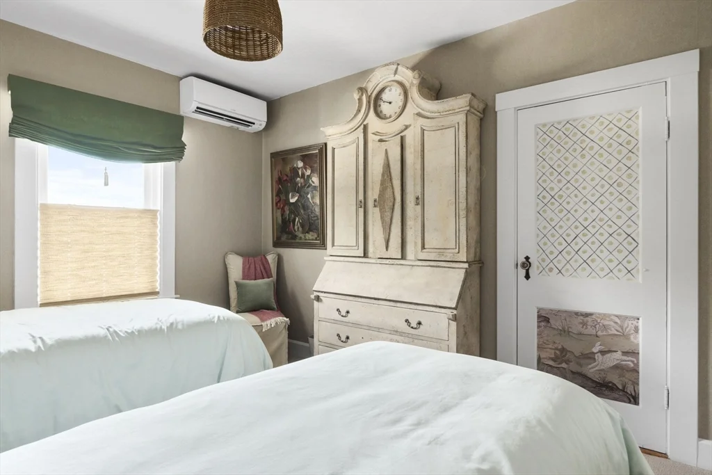 117 Eastern Ave, Essex