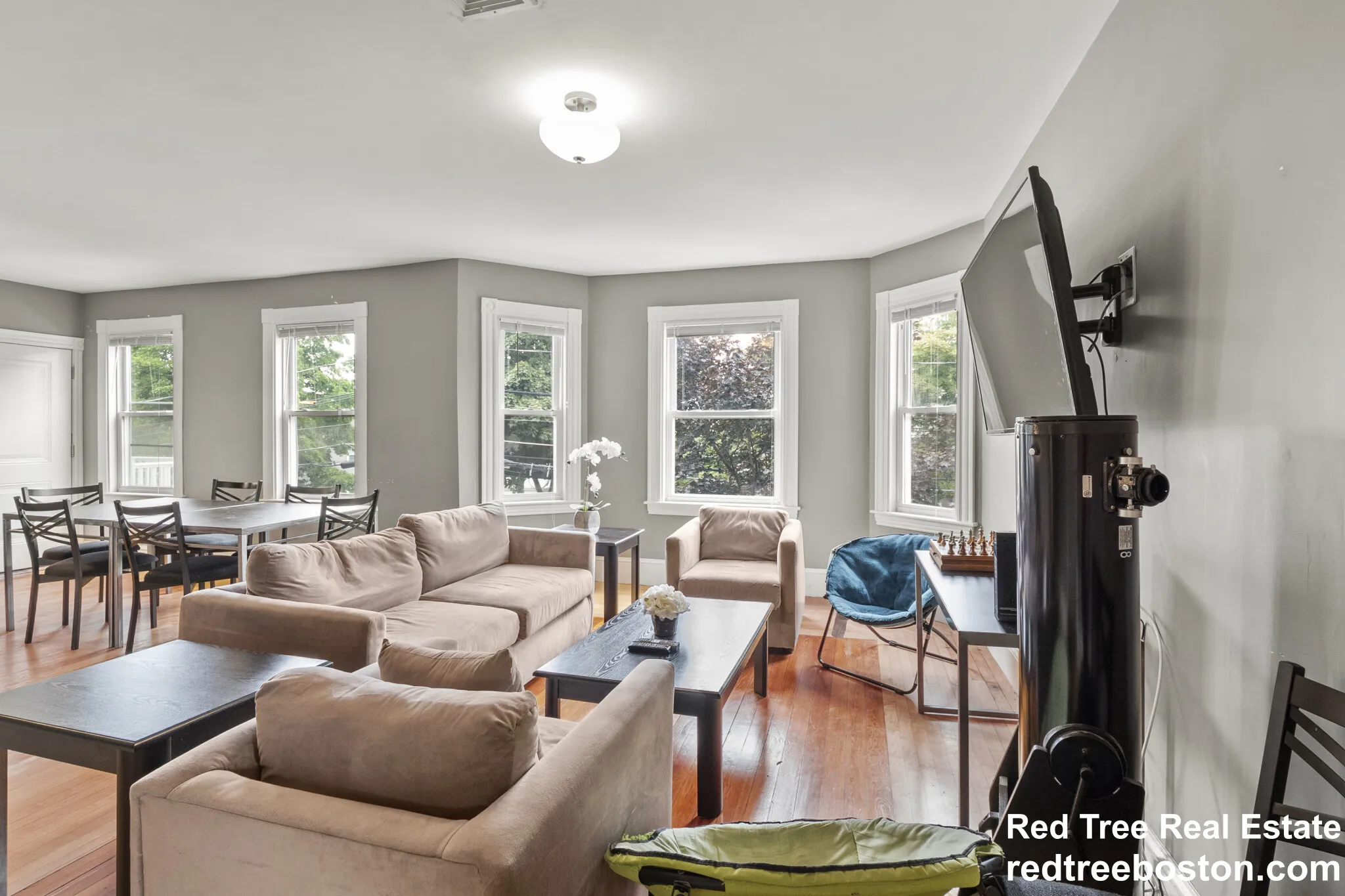 139 Adams St, South Side