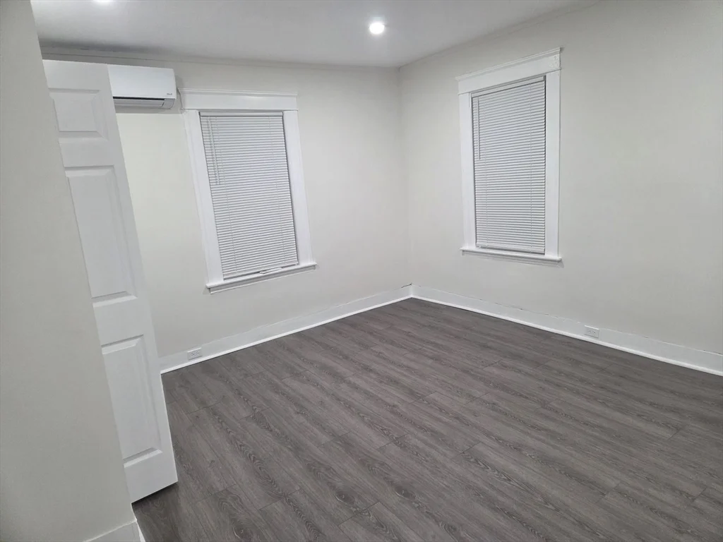 11 Rice Ave, Shrewsbury