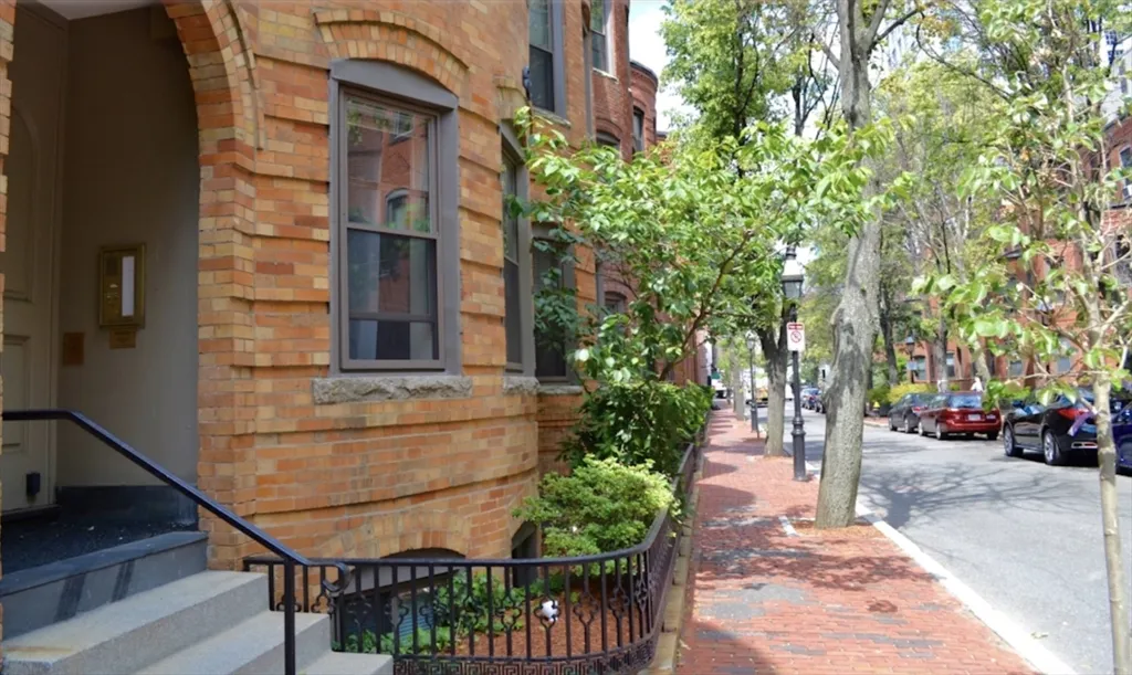 67 Saint Germain St, Back Bay