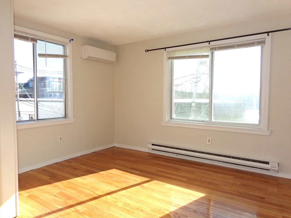 25 Acton St, Watertown