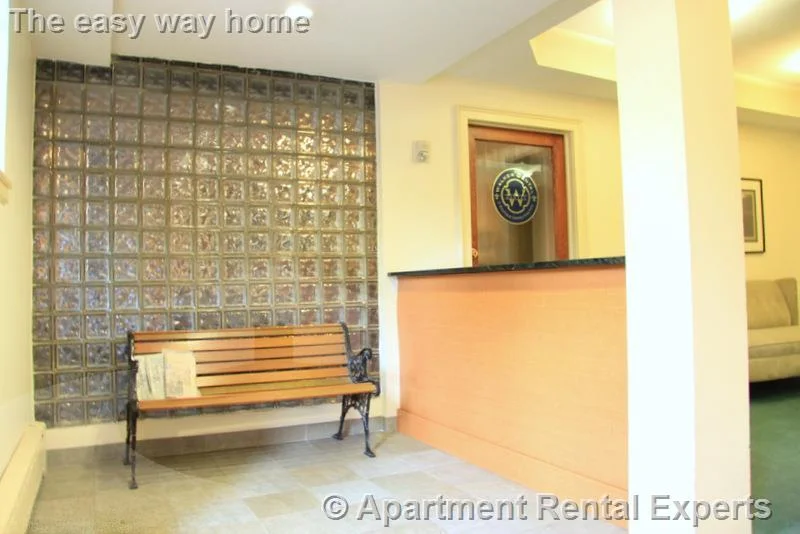 60 Brattle St, Harvard Square