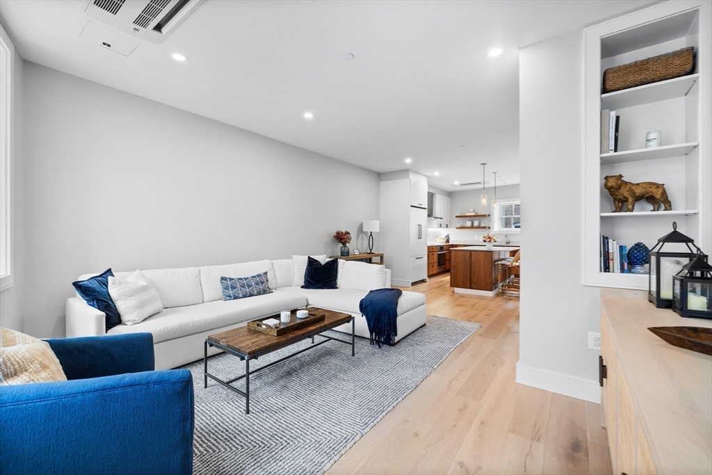 477 Hanover St, North End