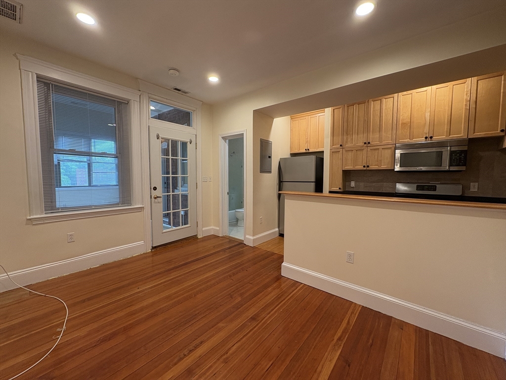 191 Winthrop Rd, Brookline