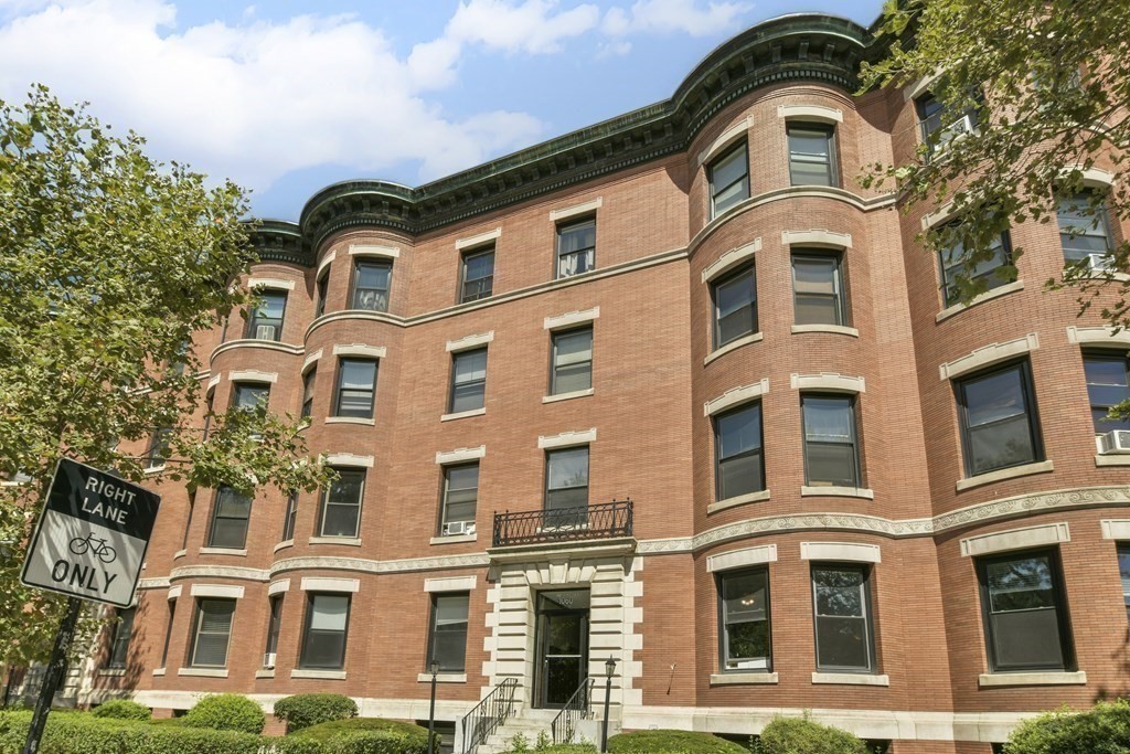 1060 Beacon St, Coolidge Corner