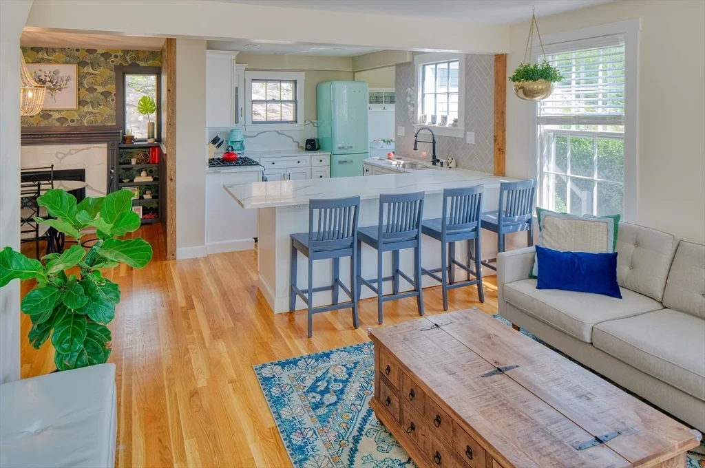 11 Gingerbread Hill, Marblehead