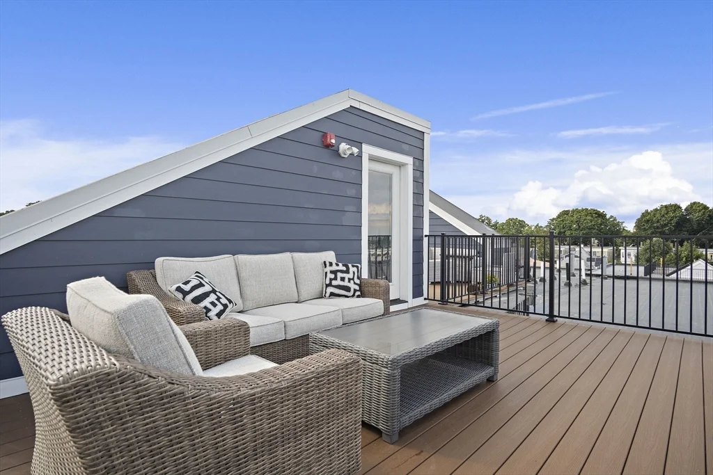 32 Pearl St, Dorchester