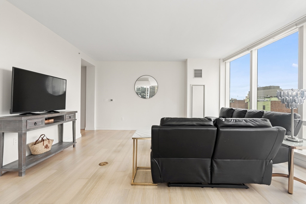 1 Franklin St, Midtown